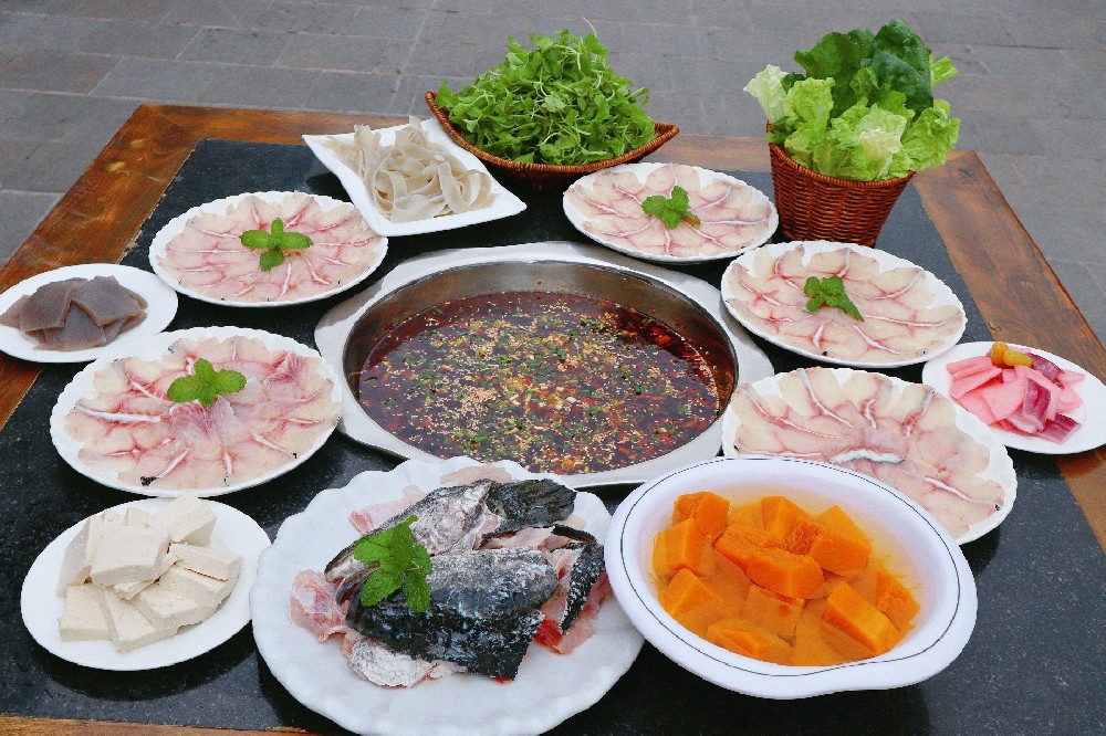 中秋國(guó)慶盛宴 | 蘭馨莊園招牌辣子雞+江湖魚(yú)，99元/138元套餐暢吃，268元包住包玩！